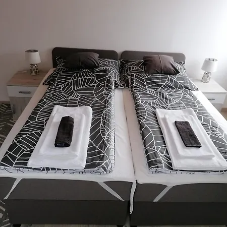 Lilu Apartment Felsotarkany
